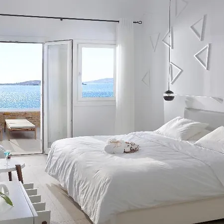 Amazon Mykonos & 5* Agios Ioannis Diakoftis