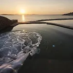 Amazon Mykonos & Hotell Agios Ioannis Diakoftis