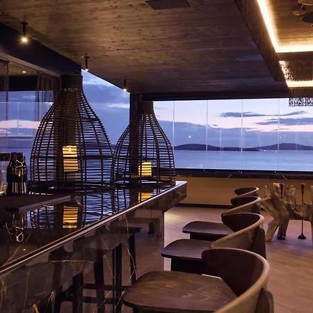 Amazon Mykonos & Szálloda 5*