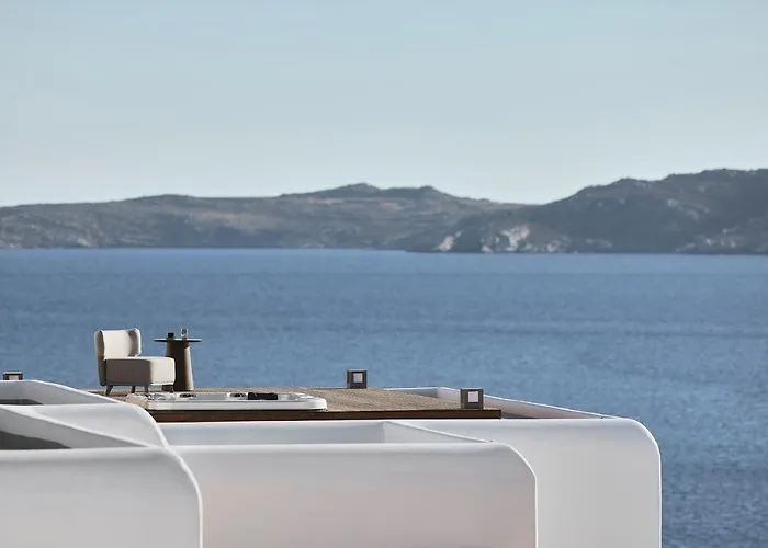 Amazon Mykonos & Agios Ioannis Diakoftis