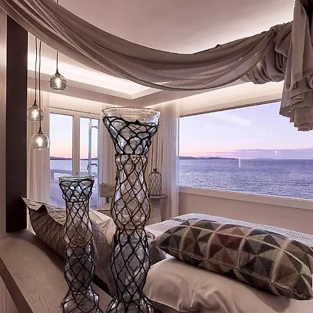 Amazon Mykonos & 5*