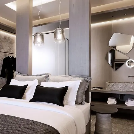 Amazon Mykonos & 5*