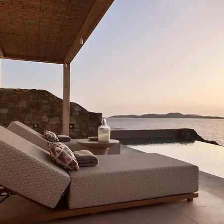 Amazon Mykonos & فندق 5*