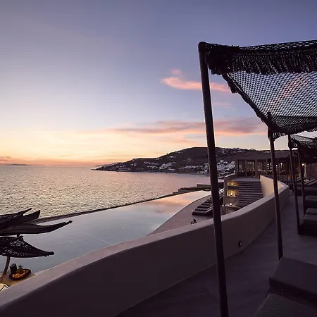 Amazon Mykonos & Ξενοδοχείο 5*