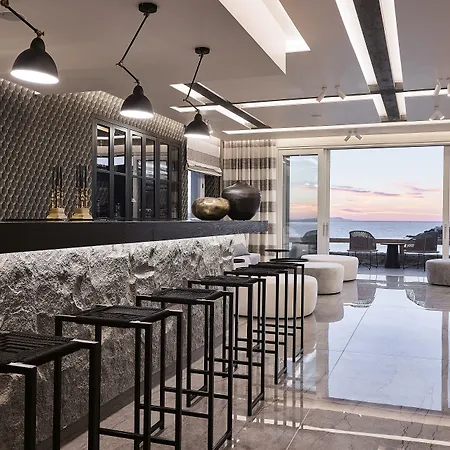 Amazon Mykonos & 5* Agios Ioannis Diakoftis