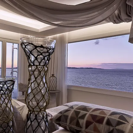 Amazon Mykonos & 5*