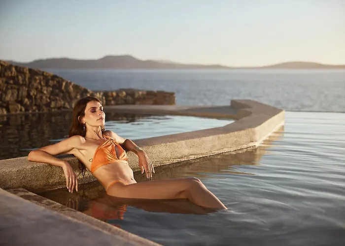 Amazon Mykonos & 5* Agios Ioannis Diakoftis