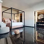 Amazon Mykonos & Отель