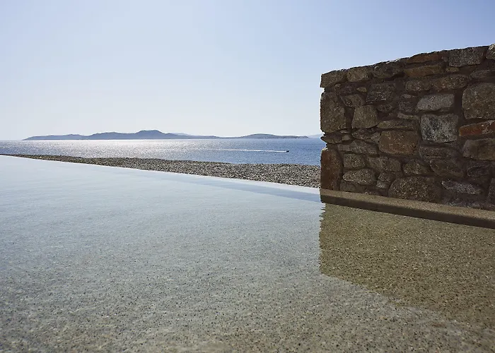 Amazon Mykonos & Hotel Agios Ioannis Diakoftis